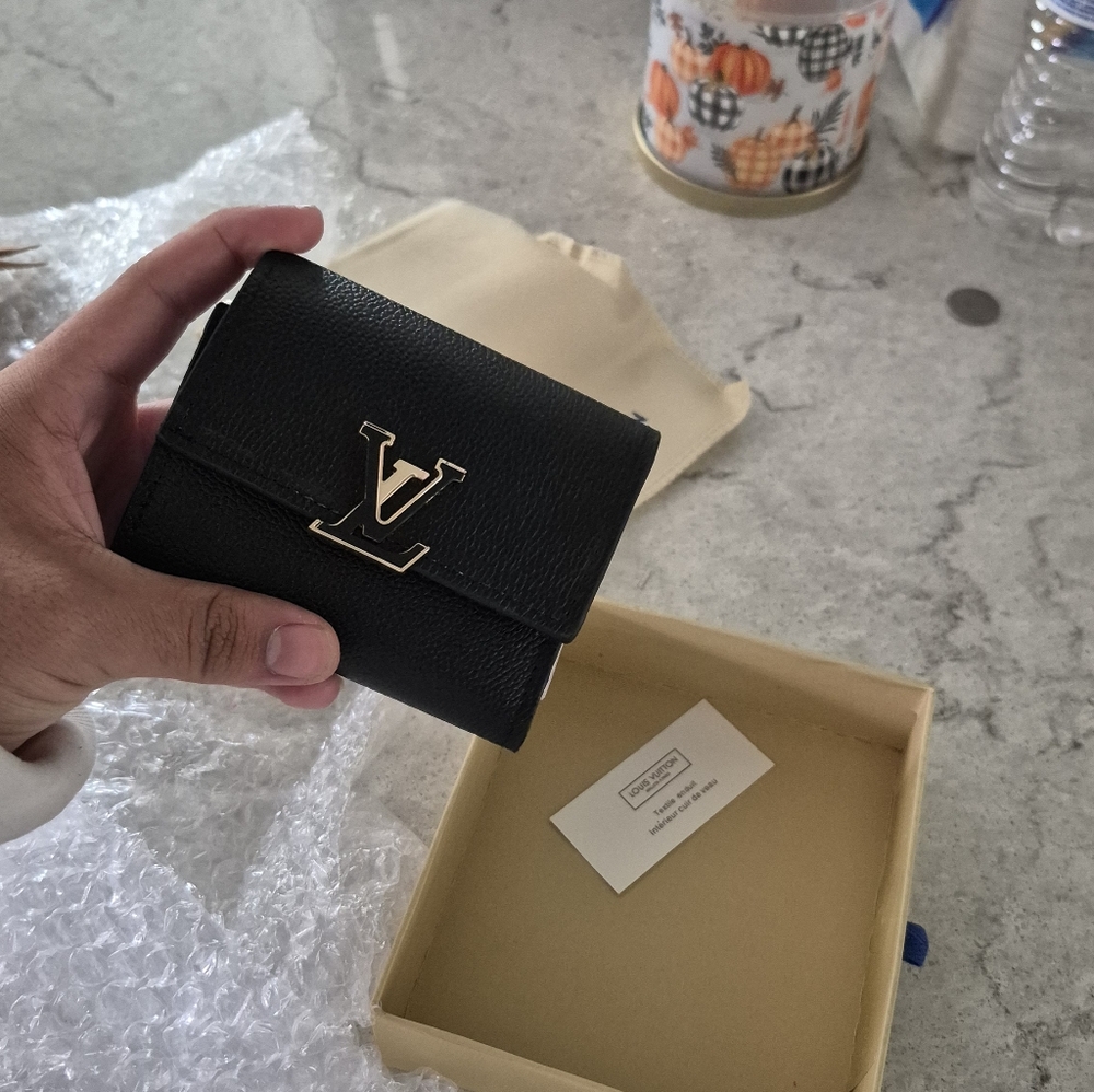 Louis Vuitton Black Leather Key Wallet - Picture 5 of 5